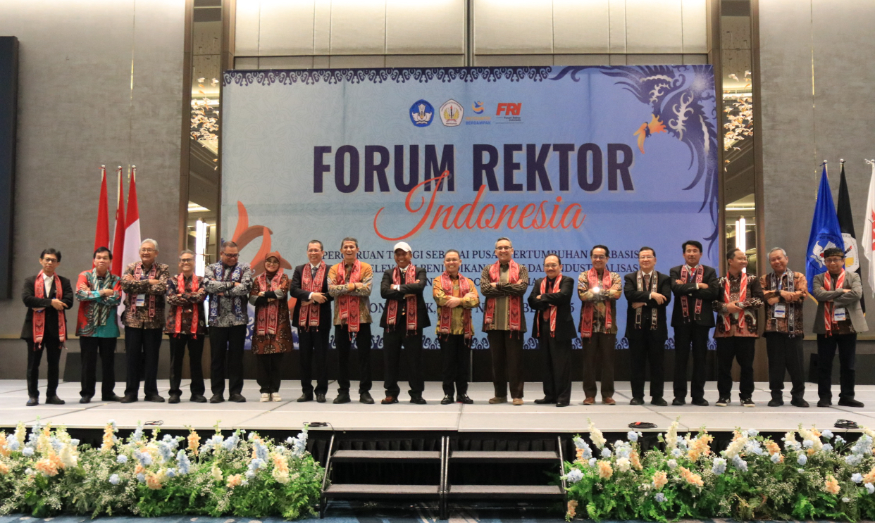 Konvensi Kampus XXX Forum Rektor Indonesia 2025 di Universitas Tanjungpura membahas transformasi perguruan tinggi menuju era 4.0